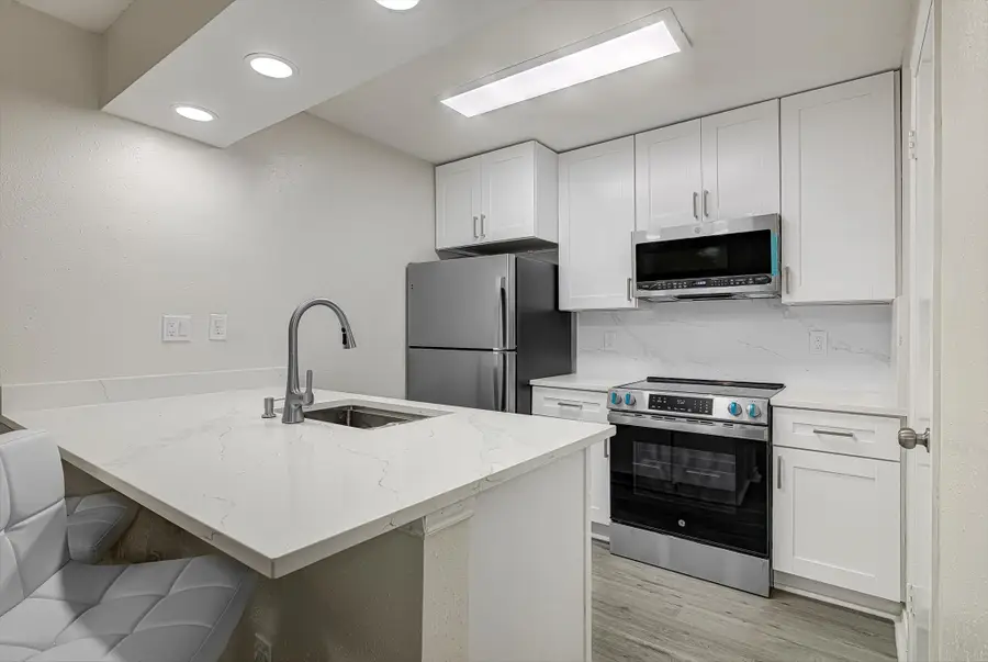 8201 Richmond Avenue #10, Houston, TX 77063 - #3