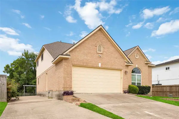 5498 Appleblossom Lane, Friendswood, TX 77546