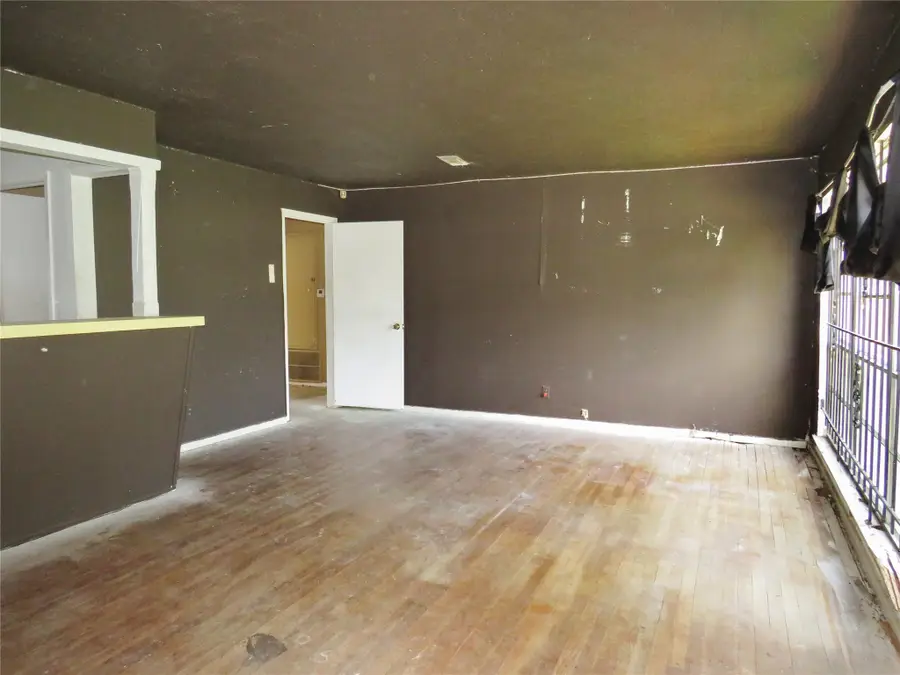 5635 Ashburn Street, Houston, TX 77033 - #3