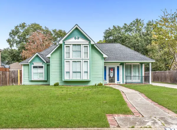 22714 River Birch Dr, Tomball, TX 77375