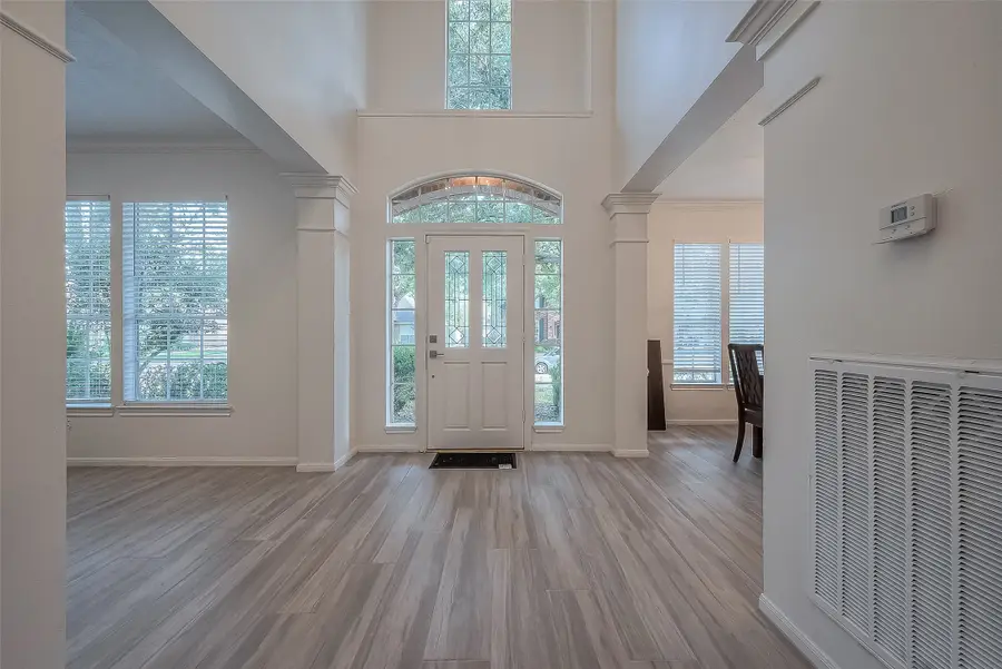 7130 Glenwood Drive, Sugar Land, TX 77479 - #2