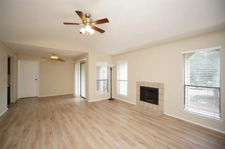 6602 Harbor Town Drive #1202, Houston, TX 77036 - Image #3