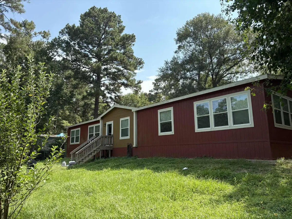 18 Hilltop Drive, Huntsville, TX 77340 - Image #1