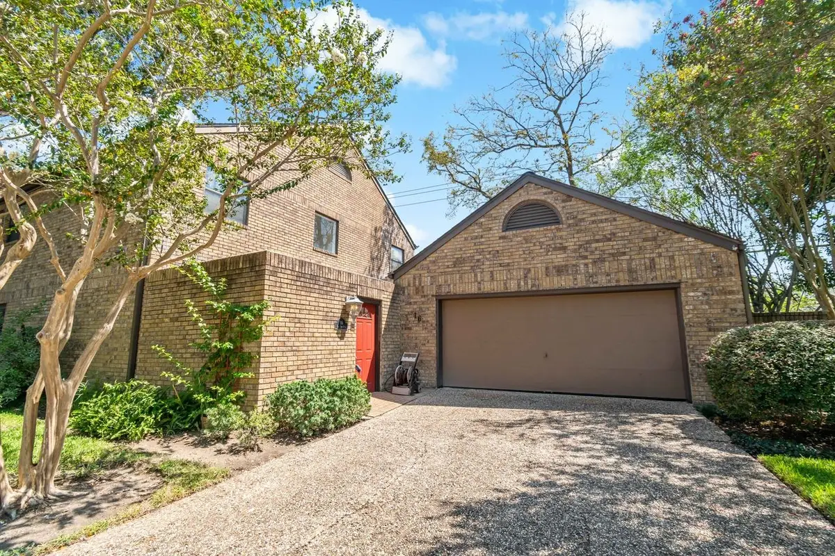 16 Town Oaks Place, Bellaire, TX 77401 - Image #1