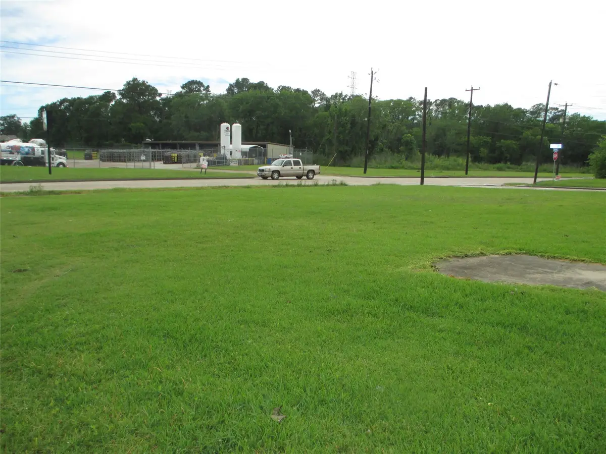 1008 W Main Street, Baytown, TX 77520 - Image #1