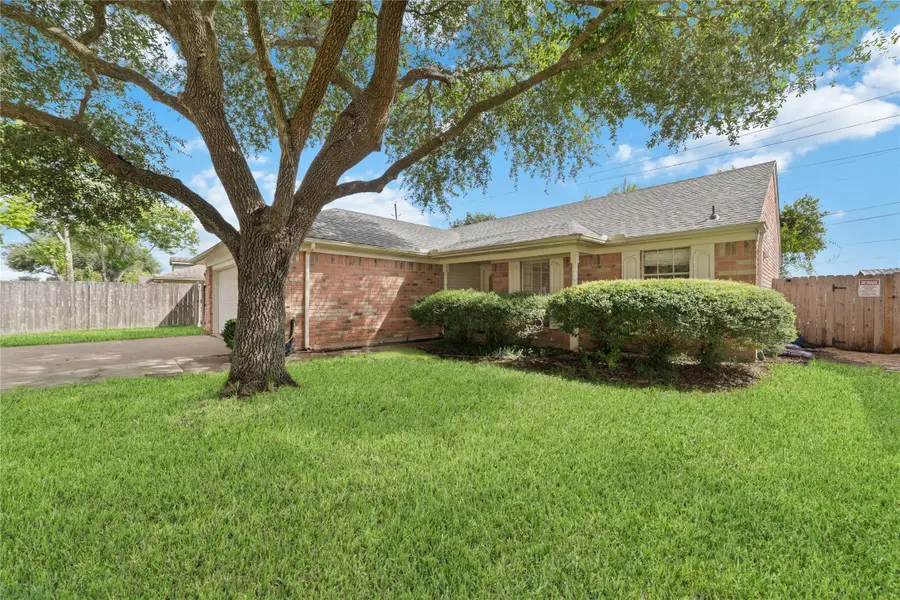 3131 E Heatherock Circle, Sugar Land, TX 77479 - #2