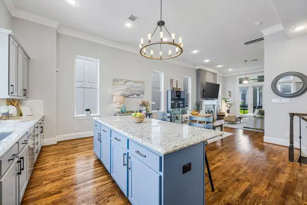 253 E 27th Street, Houston, TX 77008