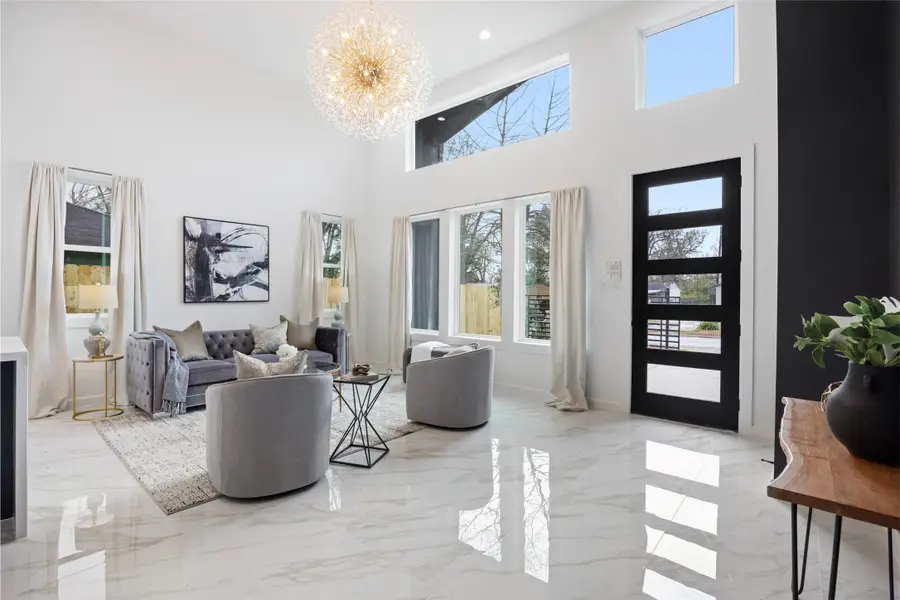 8151 Glenhollow Drive, Houston, TX 77033 - Image #3