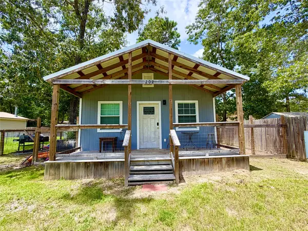 202 Nassau Ln, Point Blank, TX 77364