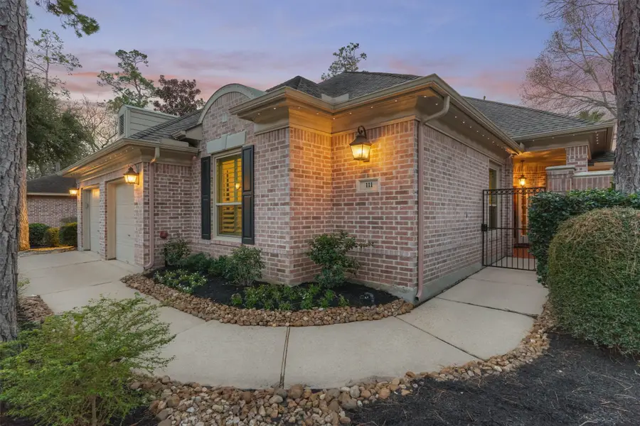 111 S Castlegreen Circle, The Woodlands, TX 77381 - Image #3