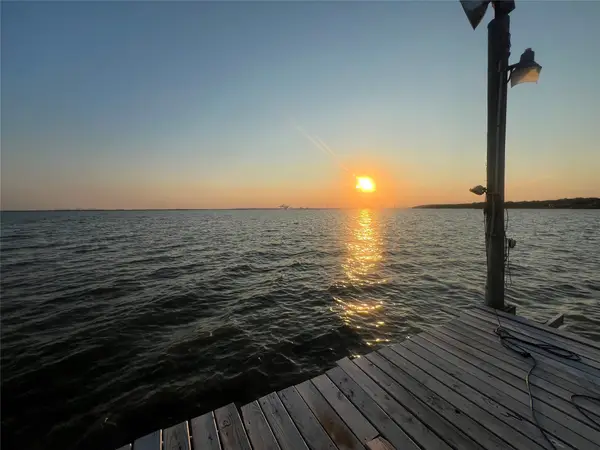 2646 Bay Oaks Harbor Drive, Baytown, TX 77523