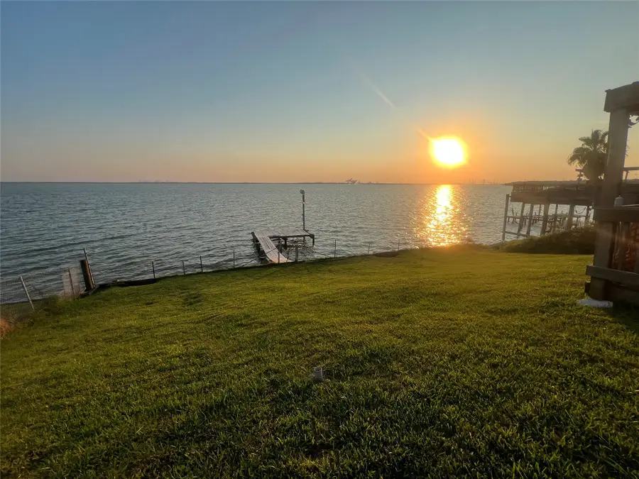 2646 Bay Oaks Harbor Drive, Baytown, TX 77523 - #3