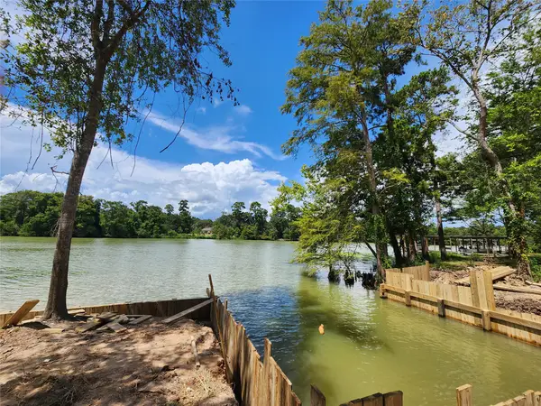25810 Lakewater Drive, Houston, TX 77336