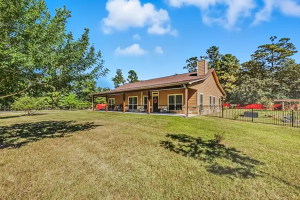 114 Pinewood Lane, Huntsville, TX 77340