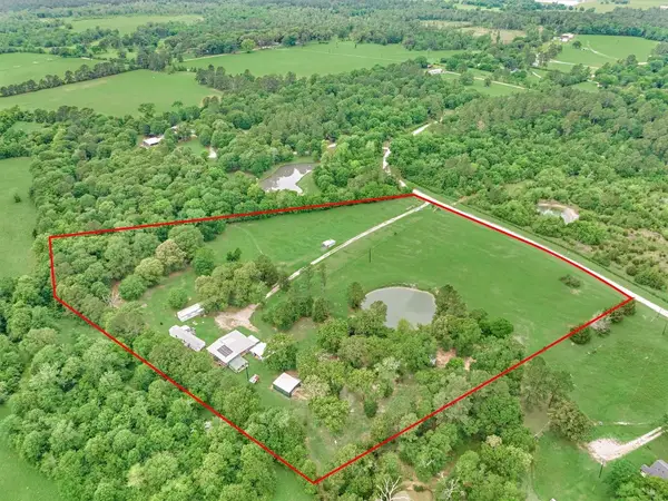 88 Piney Point Road, Huntsville, TX 77340