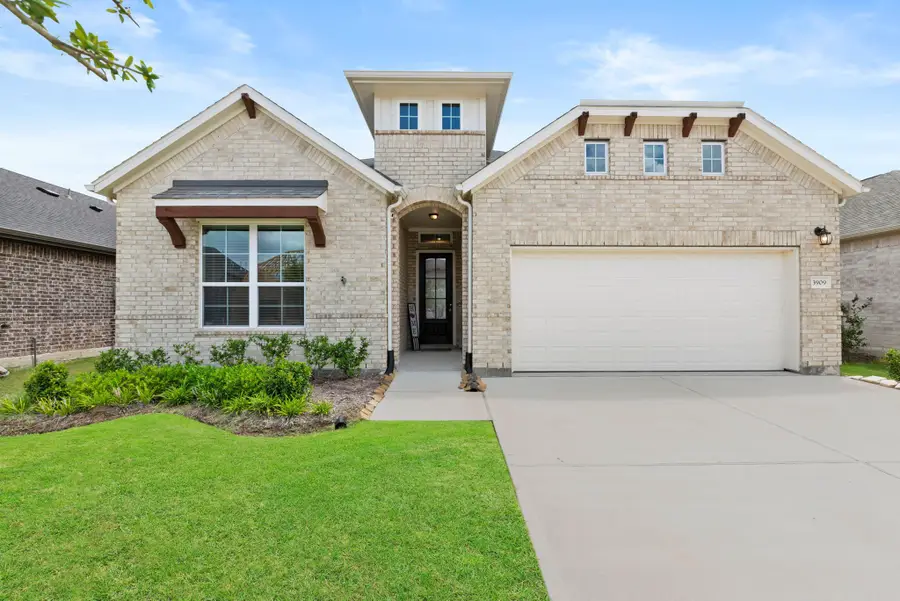 3909 Sterling Springs Lane, League City, TX 77573 - Image #3