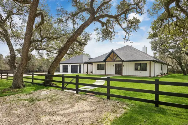 1109 County Road 157, Columbus, TX 78934