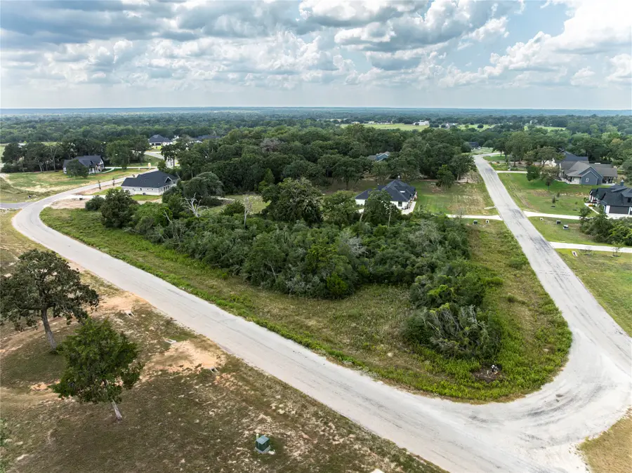 469 S Garrett Circle, Bellville, TX 77418 - Image #2