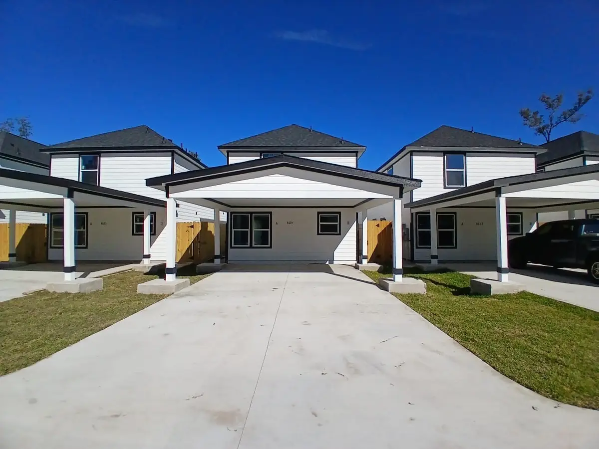 8639 Peachtree St Street, Houston, TX 77016 - #1