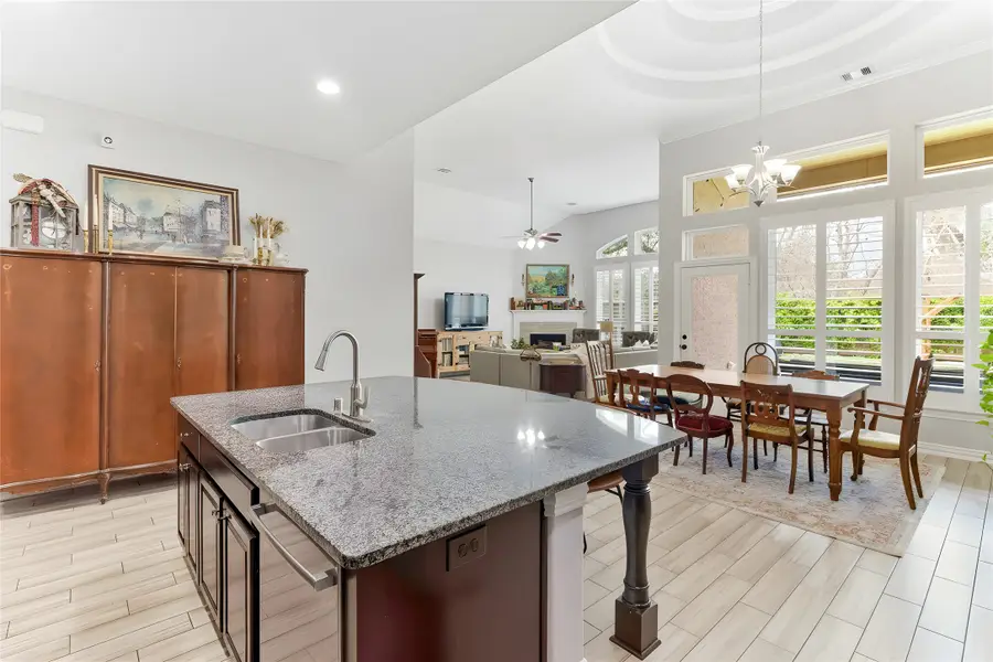 208 Woodside Court, Clute, TX 77531 - #3