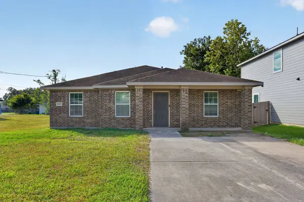 6909 Carver Avenue, Texas City, TX 77591