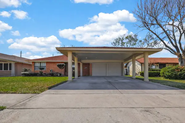 1902 E Martha Lane, Pasadena, TX 77502