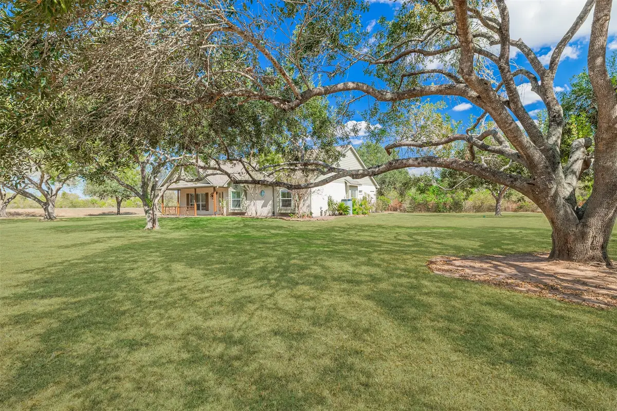 1520 Lakefield Drive, Sealy, TX 77474 - Image #1