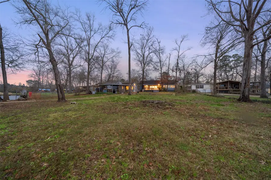 211 W Lakeside Drive, Huntsville, TX 77320 - #3
