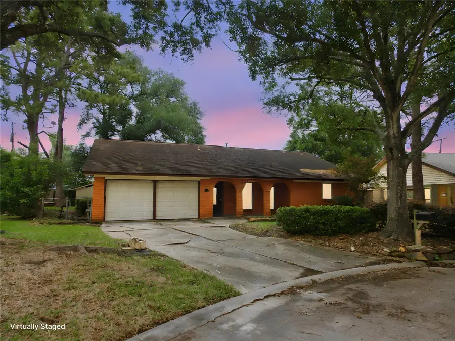 913 Marys Court, Friendswood, TX 77546 - #2