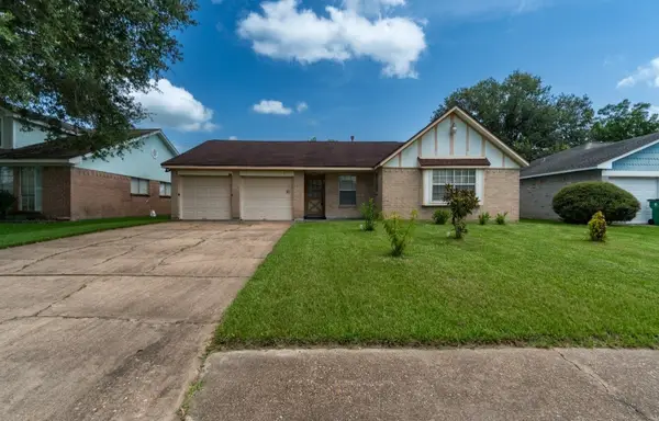 1209 Clover Drive, Angleton, TX 77515