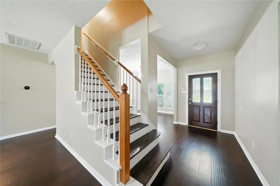 2715 Beacon Bay Circle, Friendswood, TX 77546 - Image #2