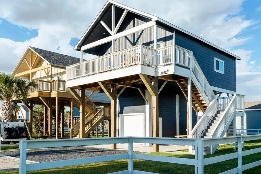 1058 Shady Lane, Gilchrist, TX 77617 - Image #2