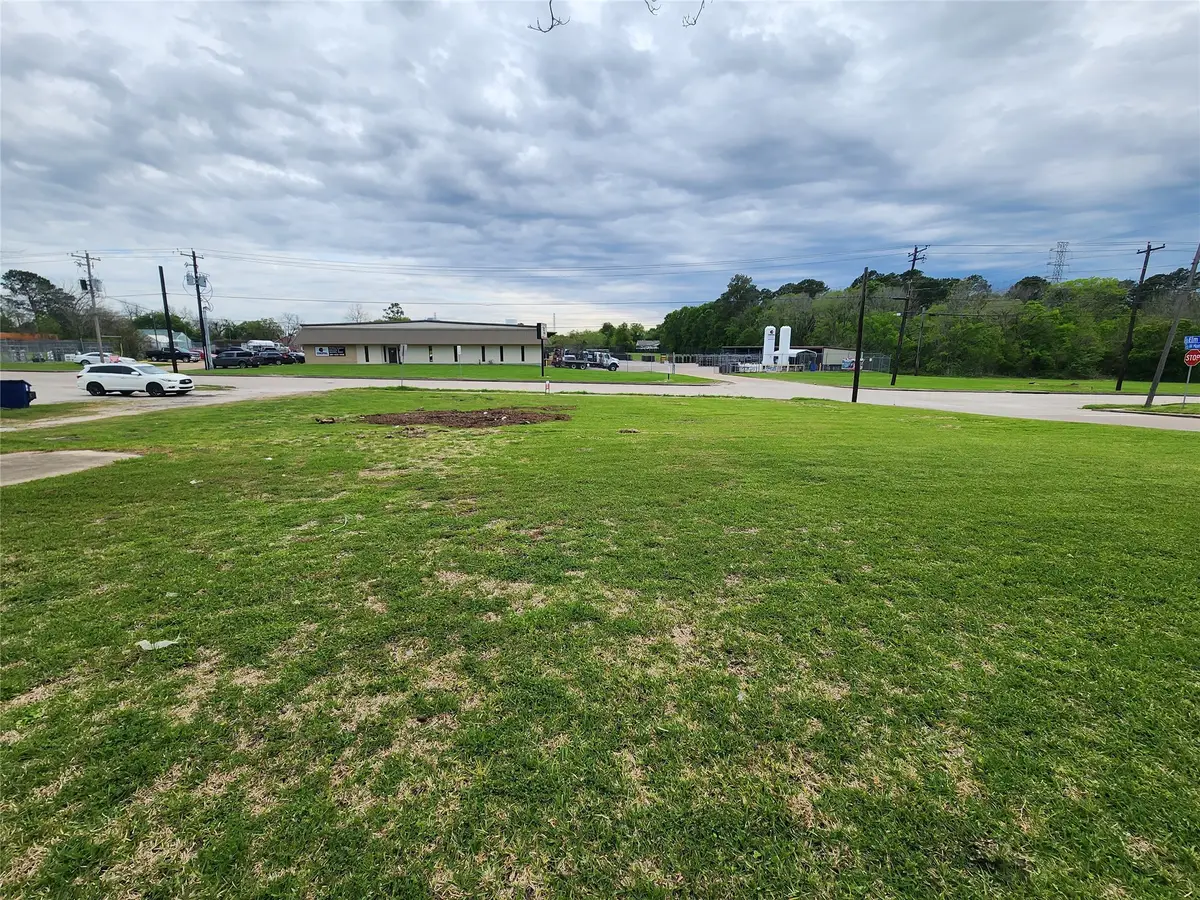 1008 W Main Street, Baytown, TX 77520 - #1