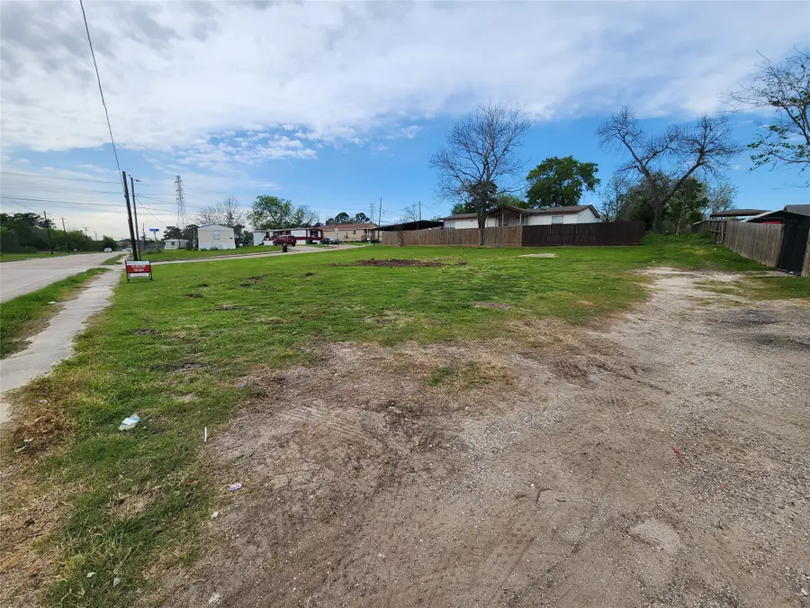 1008 W Main Street, Baytown, TX 77520 - #3