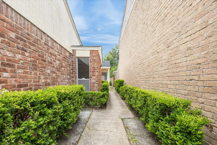 12124 Burdine Street, Houston, TX 77035 - Image #2