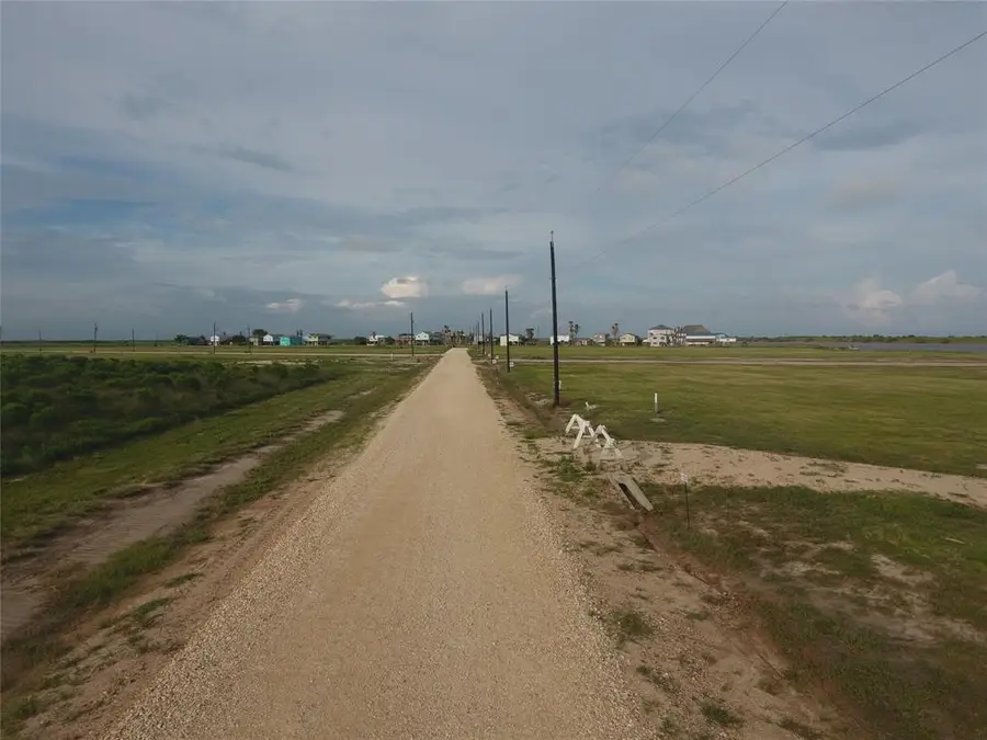 104 Pr 687, Matagorda, TX 77457 - Image #3