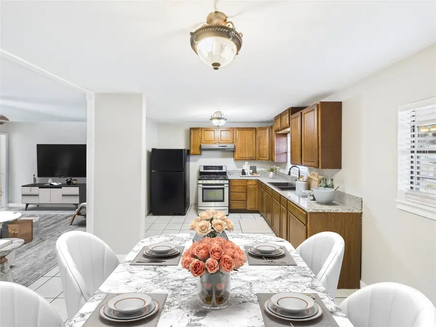 5530 Knoll Krest Drive, San Antonio, TX 78242 - Image #3