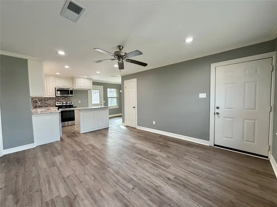 104 Mimosa Street, Lake Jackson, TX 77566 - #3