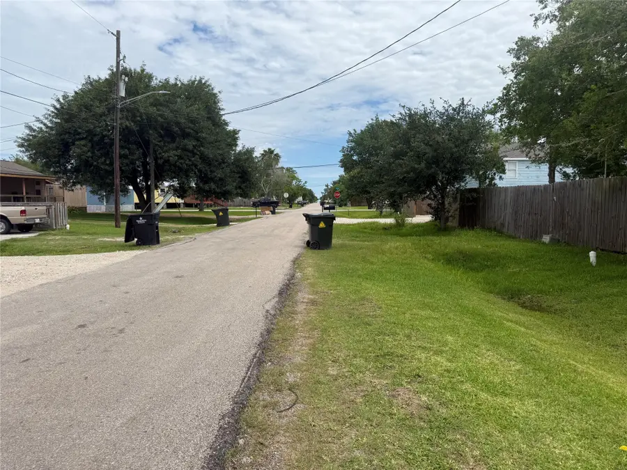 NA 8th, San Leon, TX 77539 - Image #3