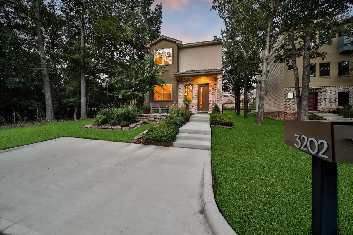 3202 Poe Drive, Montgomery, TX 77356 - Image #1