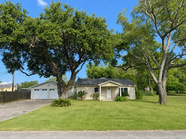 4701 Cherry Street, Santa Fe, TX 77517