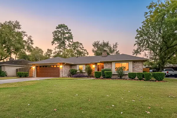 806 S Hyannis Port Street, Crosby, TX 77532