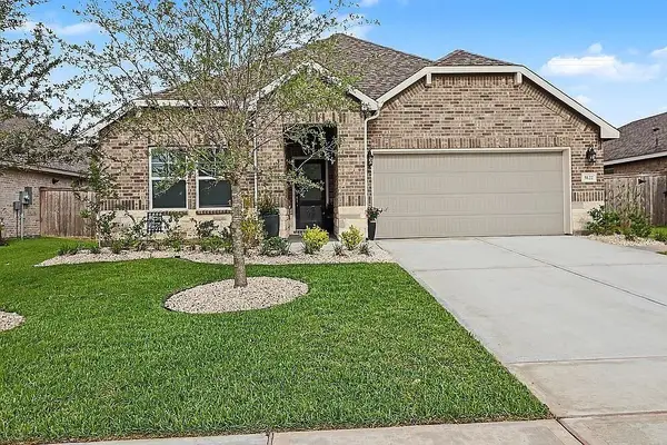 5122 Harvest Season Lane, Pearland, TX 77584