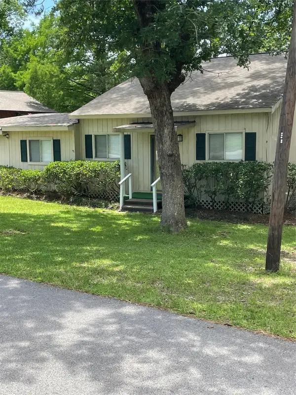 29 Thomas Lake Road, Riverside, TX 77367