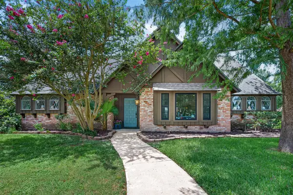 4114 Willow Hill Drive, Seabrook, TX 77586