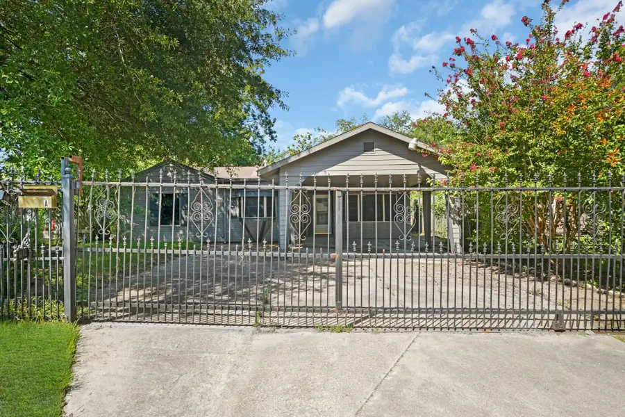 8142 Herschelwood Street, Houston, TX 77033 - Image #2