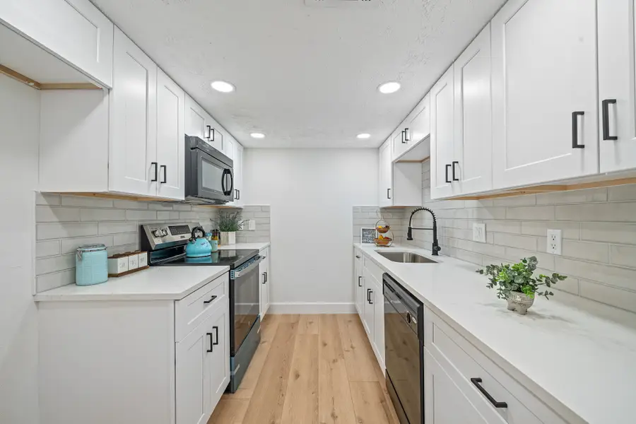 8726 Wilcrest Drive #8726, Houston, TX 77099 - Image #2