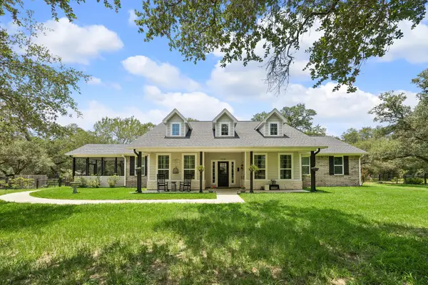 1712 County Road 103, Columbus, TX 78934
