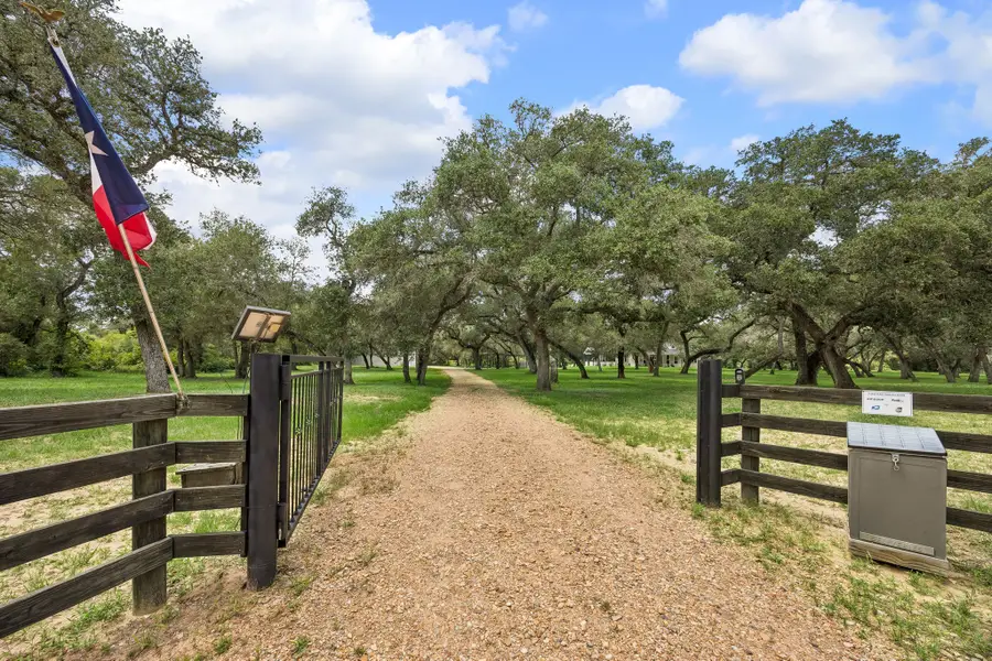 1712 County Road 103, Columbus, TX 78934 - #2