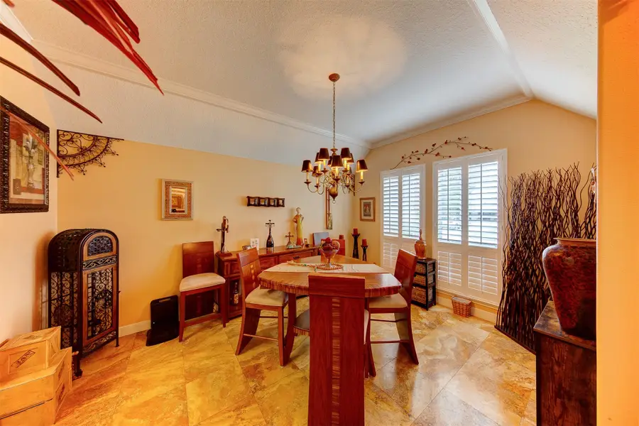 228 S Amherst Drive, West Columbia, TX 77486 - Image #3